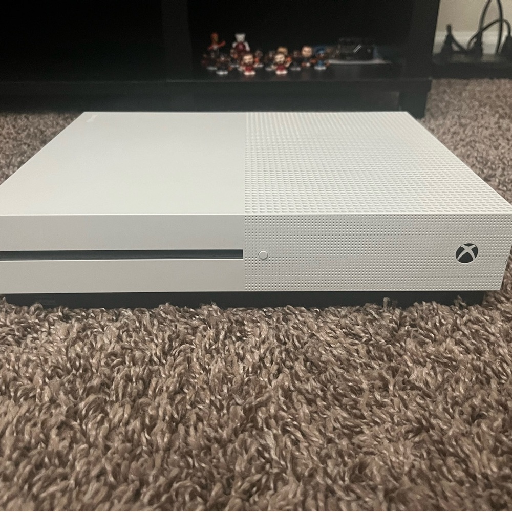 White Xbox One